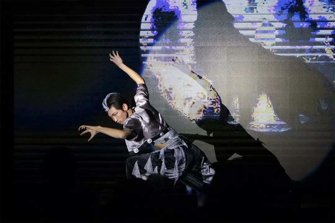 藝術(shù)實(shí)踐活動(dòng)