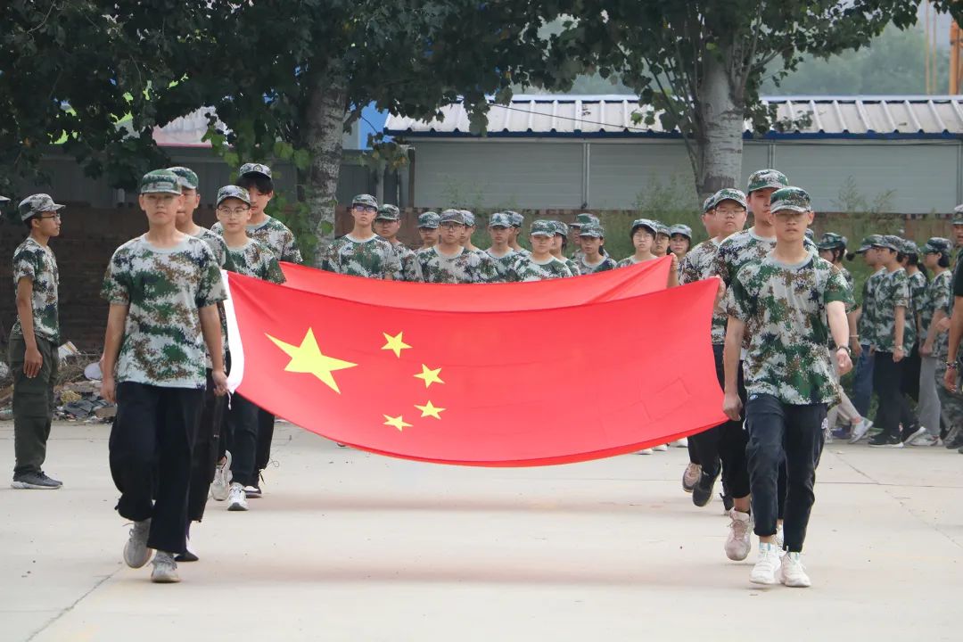 精英華唐藝術(shù)高中入學(xué)教育